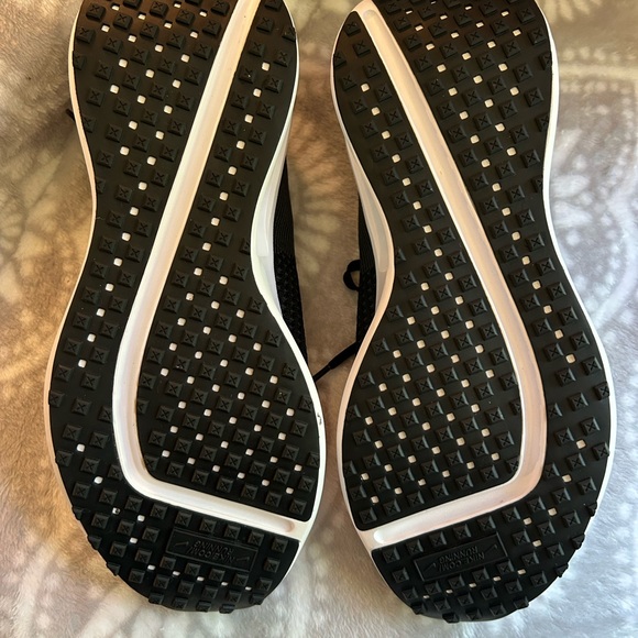 NEW Nike Interact Run Sneakers - Women’s size 11 - never worn! - Picture 8 of 10